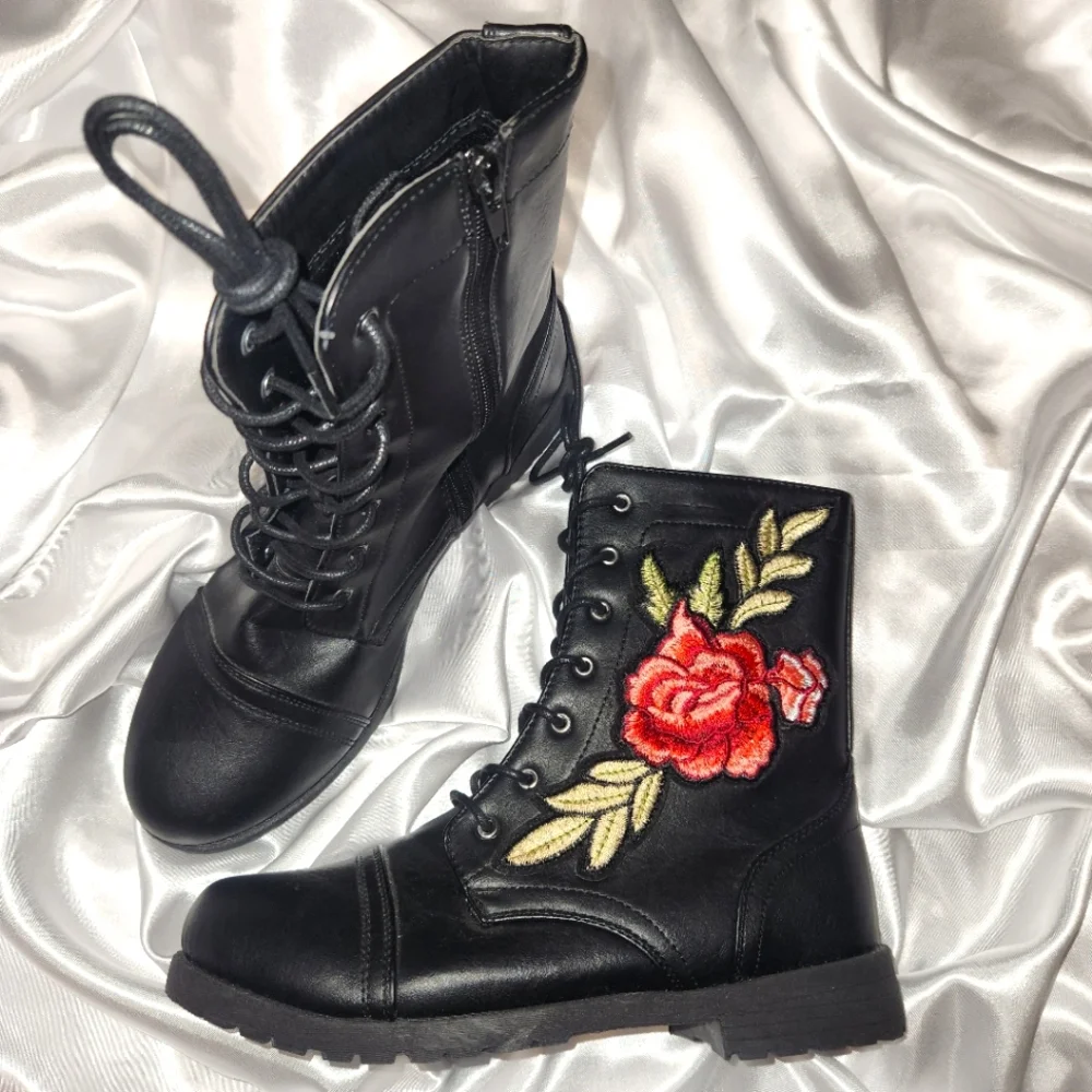 Wild Diva Lounge Combat Boots | Floral Decal | Sz 7½ - Picture 3 of 4